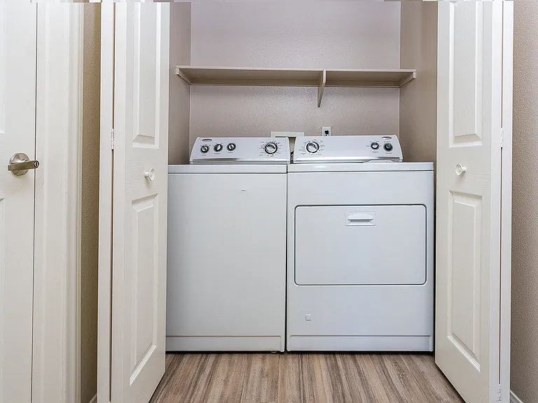 College Park Apartments — Photo 44