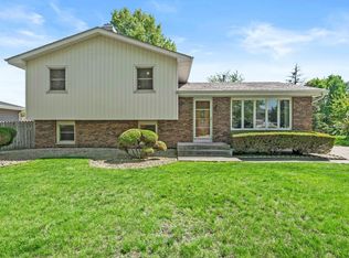 1005 Devonshire Ln, Dyer, IN