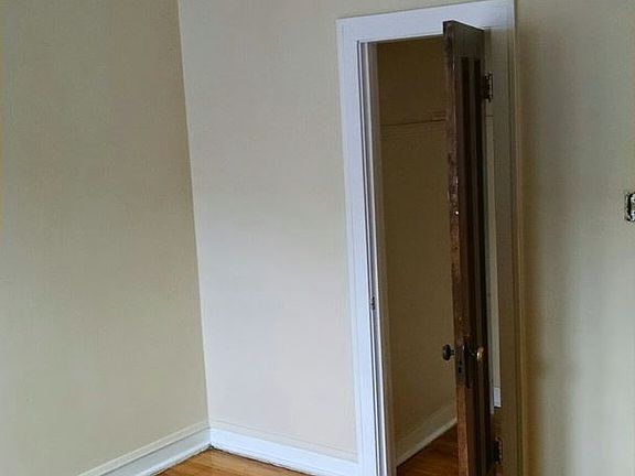 4th image of 4715 W Belmont Ave APT 2S