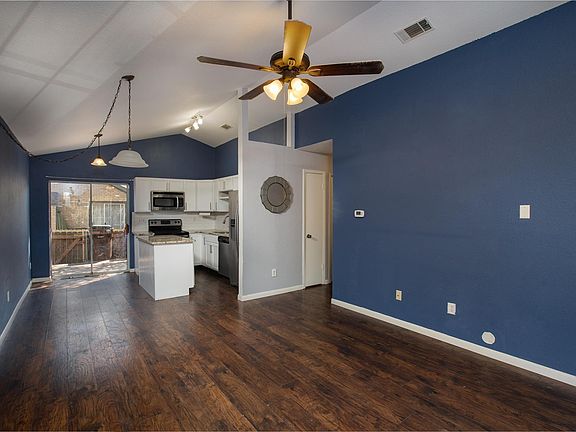 4th image of 1015 E Yager Ln Unit 80