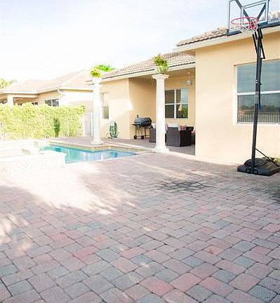 4th image of 6140 Santa Margarito Dr