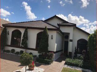 8922 NW 145th Ln, Miami Lakes, FL 33018
