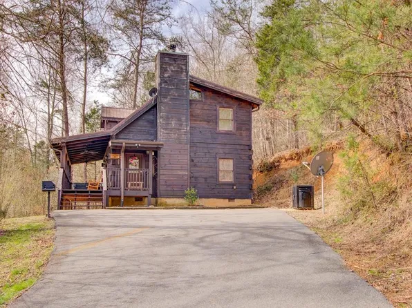 2525 C P Howard Dr, Sevierville, TN 37876