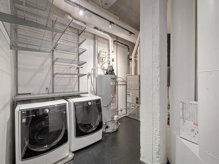 3010 Locust St #208 — Photo 26