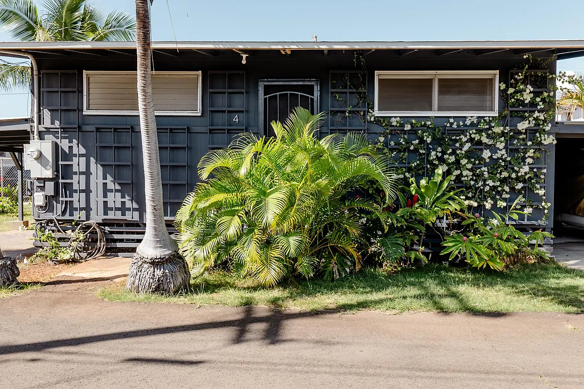 Checking into your lush, island bungalow - 91-839C Pohakupuna Rd
