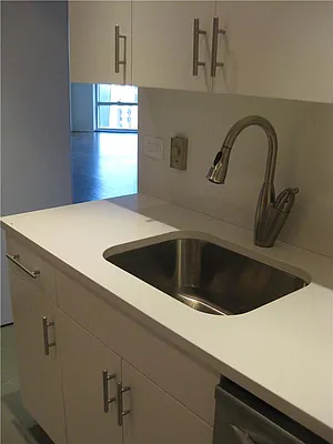 Rented by Macklowe Investment Properties | media 19