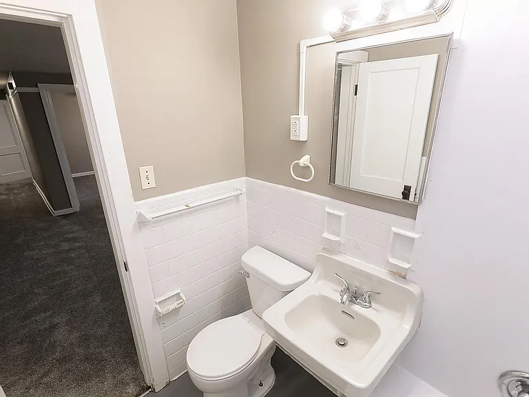 1745 E St #4 — Photo 11