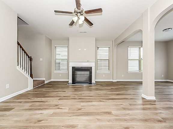 4th image of 360 Lossie Ln