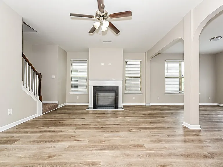 360 Lossie Ln — Photo 4
