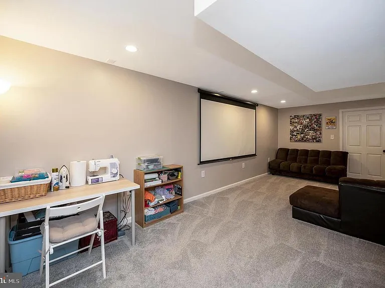 64 Blossom Wood Ct — Photo 36