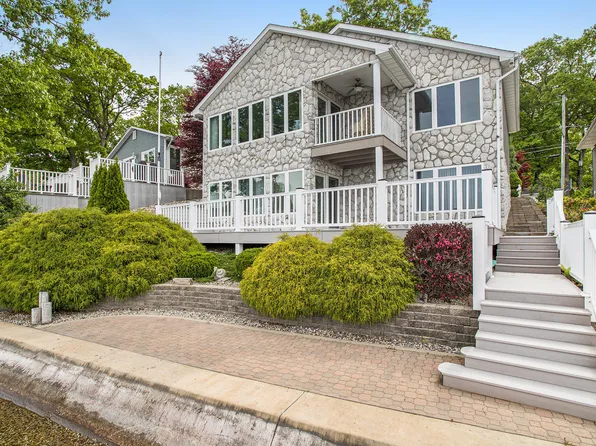 714 N Hawley Dr, Coldwater, MI 49036