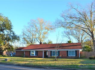 914 Gibbs St, Navasota, TX 77868