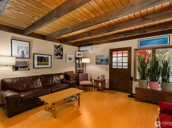 10911 Renton Issaquah Road SE, Issaquah, WA 98027