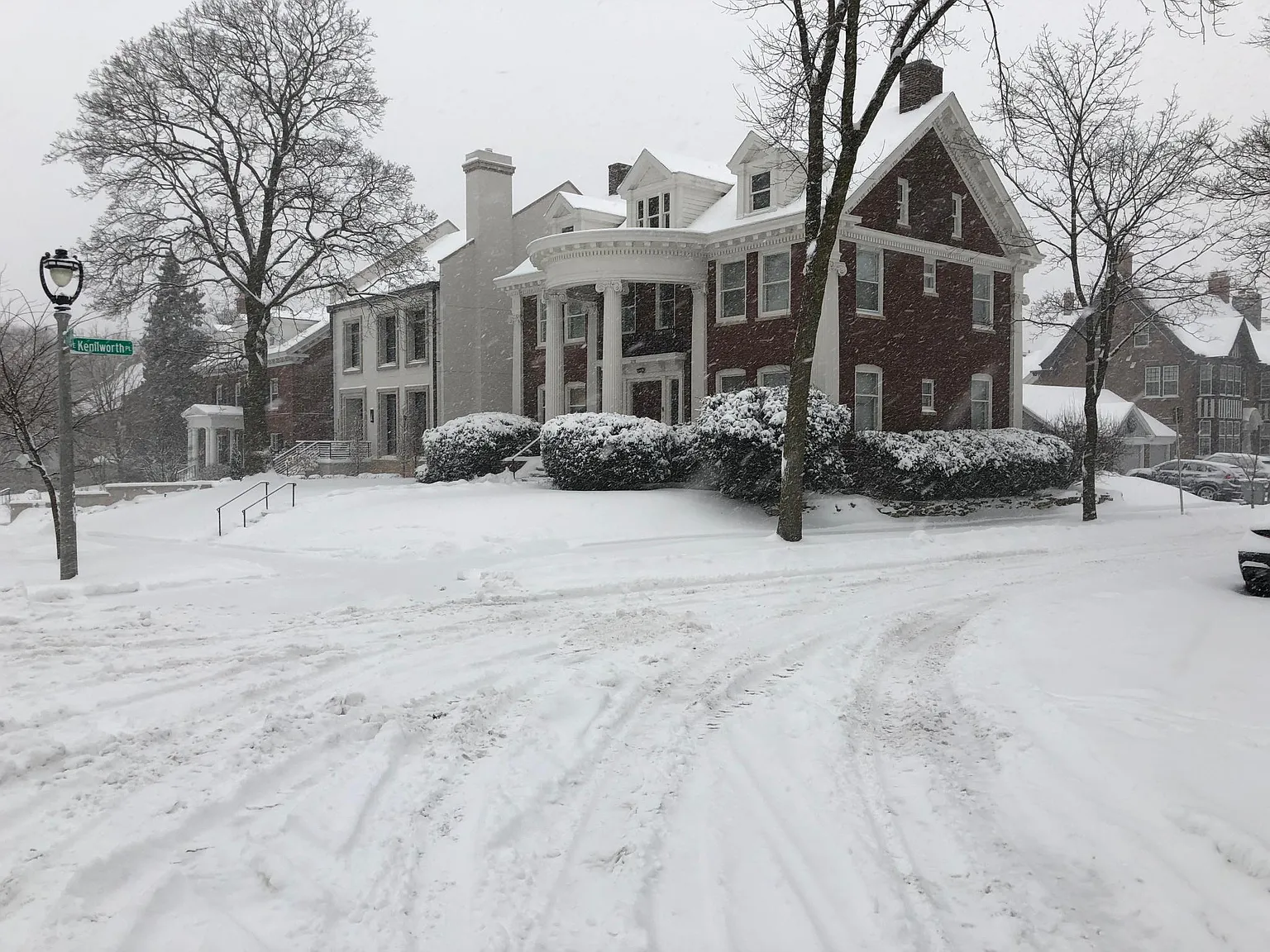 2137 N Terrace Ave — Photo 4
