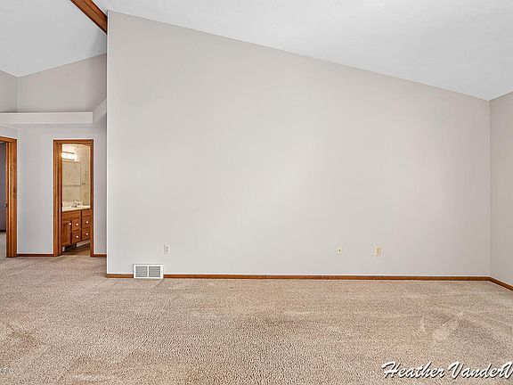 4th image of 2524 Newberry Ln SE