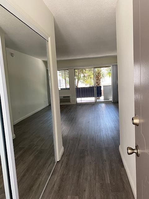 1st image of 1335 N Detroit St APT 101