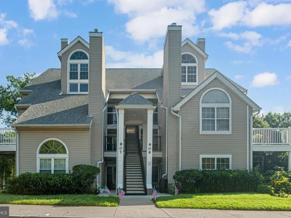 907 Hillside Lake Ter APT 512, Gaithersburg, MD 20878
