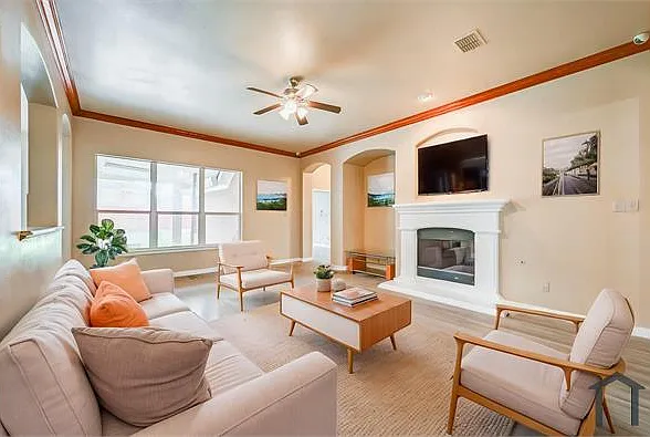 606 Primavera Dr — Photo 4