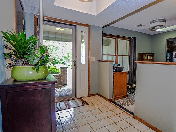 4th image of 5 Lockerbie Cir