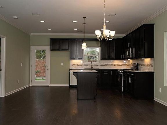 The Franklin Kitchen and Dining Room