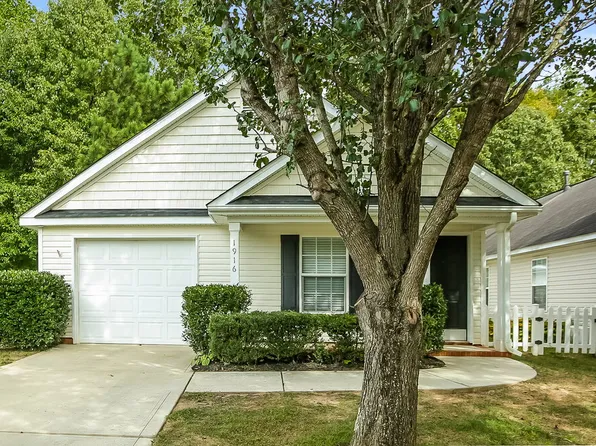 1916 Harrison Park Dr, Waxhaw, NC 28173