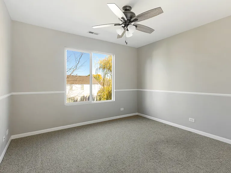 1638 Fredericksburg Ln #1638 — Photo 15