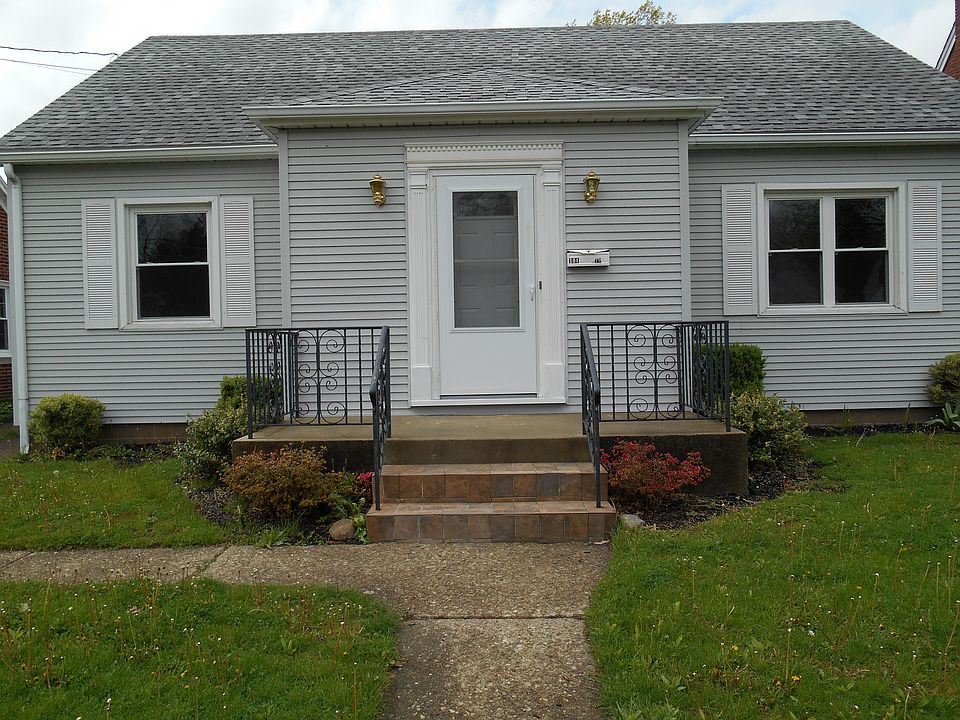1st image of 104 E 41st St