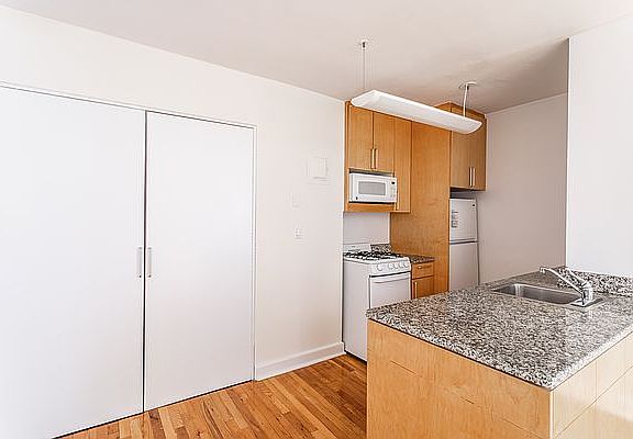 4th image of 30 E End Ave APT 7L
