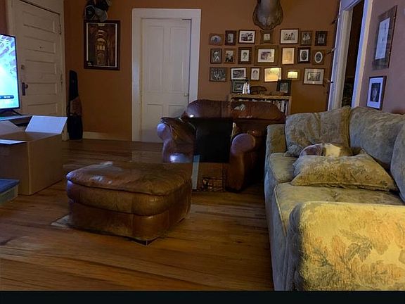 3rd image of 505 E 8th St