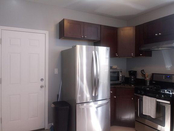 4th image of 3629 S Hermitage Ave #2