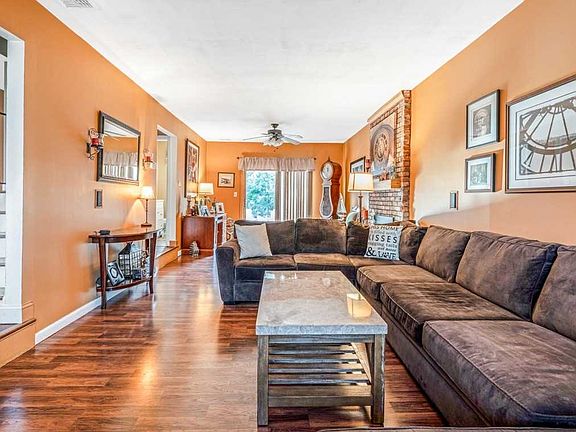2nd image of 8 Hickory St
