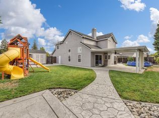 1453 New England Dr, Roseville, CA 95661