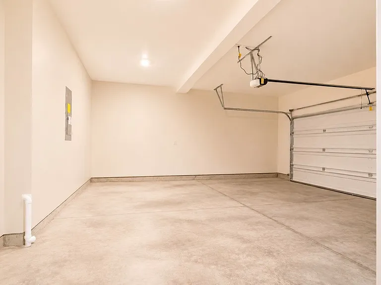 2252 Viking Ct — Photo 18