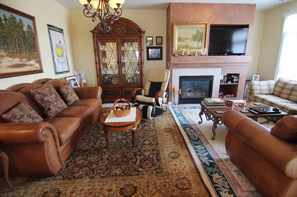 2 bed, 1330 sqft, $2,200 — Photo 3