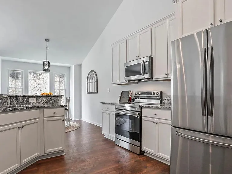 1200 Happy Ridge Dr — Photo 14