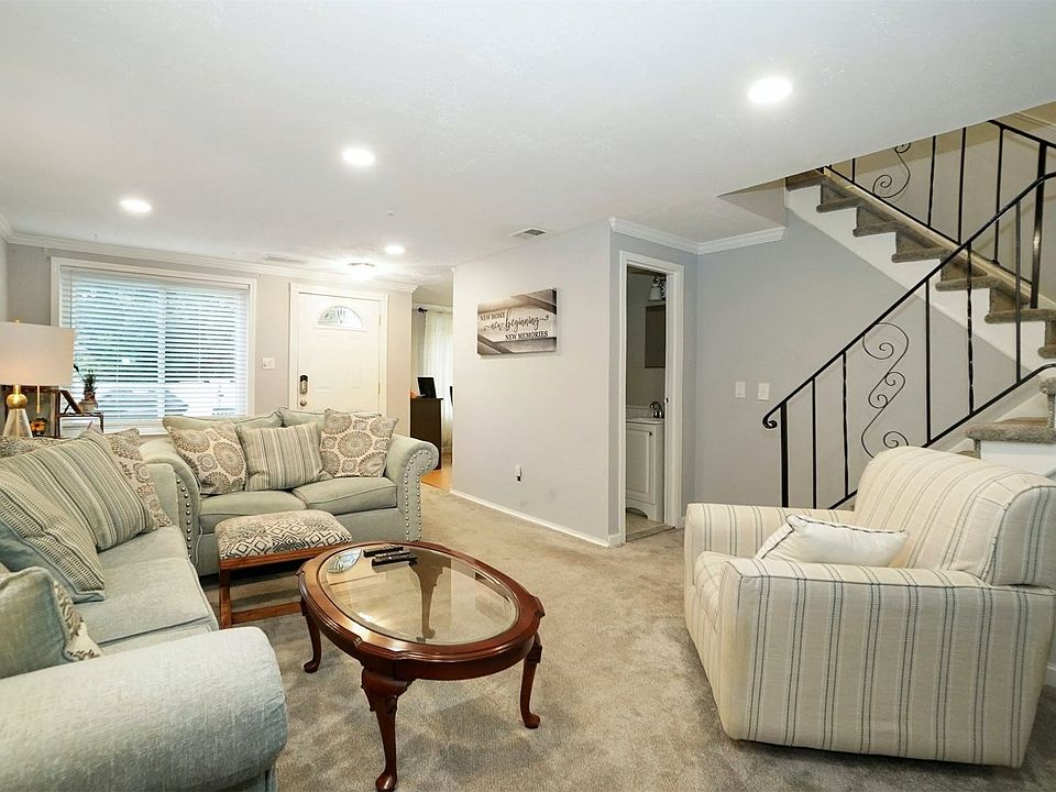1st image of 275 Birchwood Rd #275