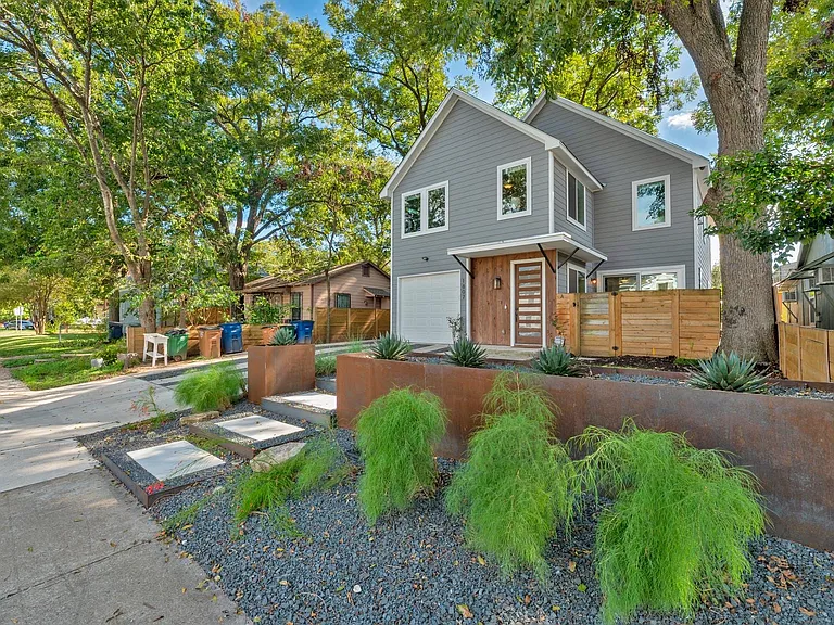 1807 Haskell St #A — Photo 2