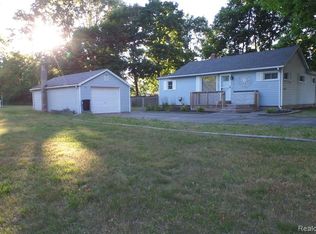 469 Deland Rd, Flushing, MI 48433