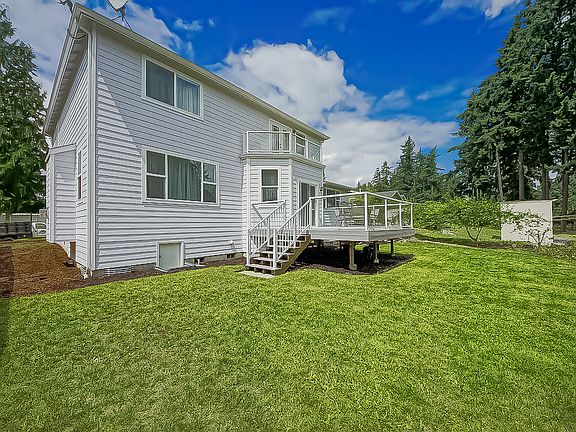 4th image of 8806 186th Ave E