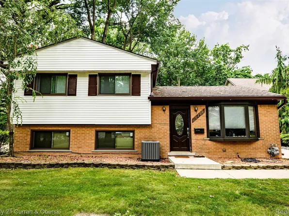 16100 Kennebec St, Southgate, MI 48195