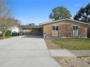 633 Diplomat St, Gretna, LA 70056