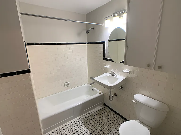 188 Lisgar St #3 — Photo 13