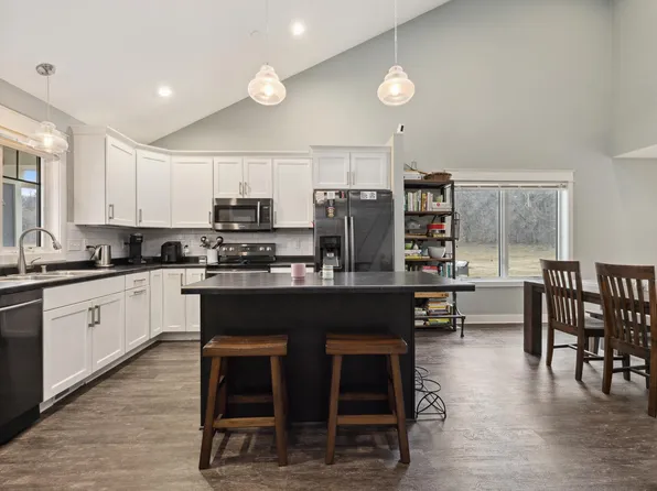 2449 Hadley Hills Dr NE, Rochester, MN 55906