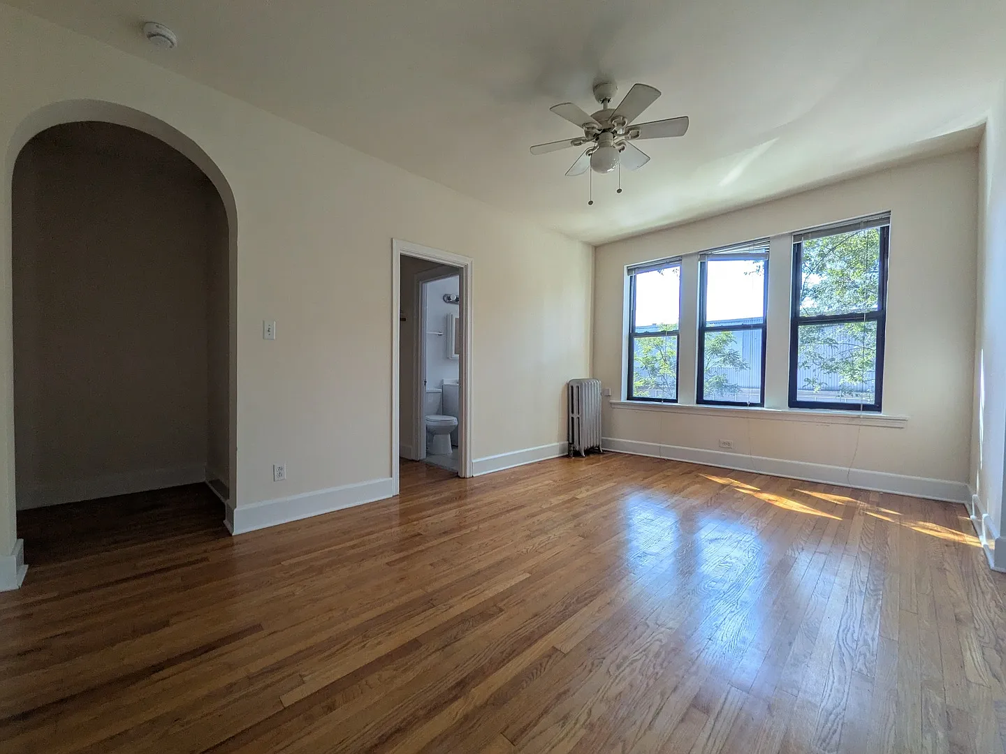 Studio, 547 sqft, $1,595 — Photo 3