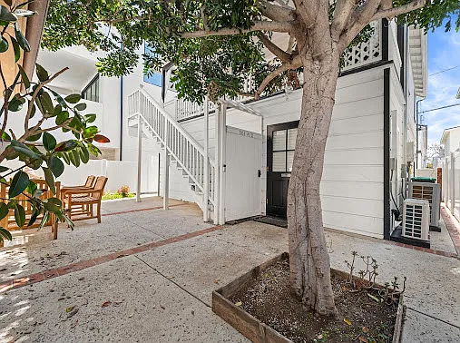 504 1/2 Avocado Ave — Photo 25