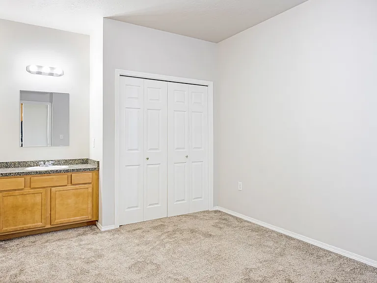 Ashlyn Place Apartments — Photo 16