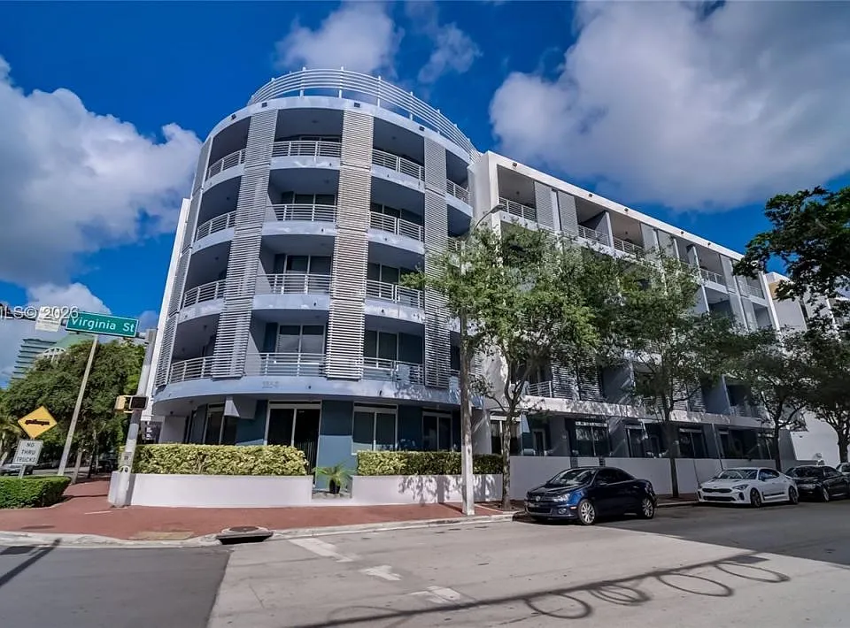 3339 Virginia St #323