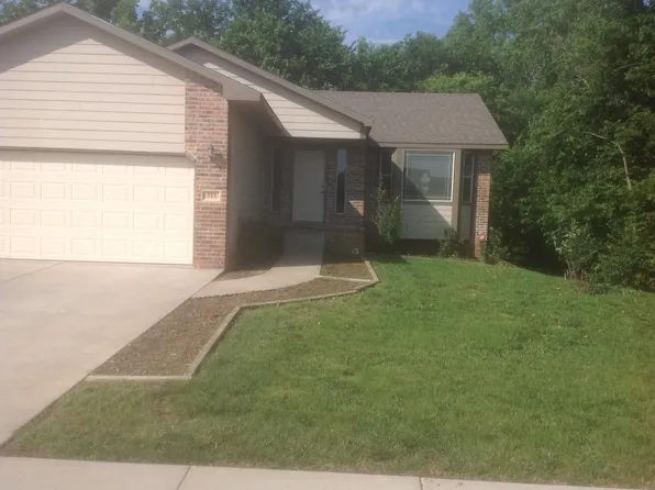 513 E Minneha Ave, Andover, KS 67002