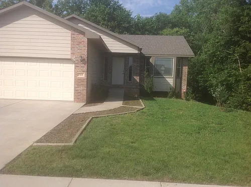 513 E Minneha Ave Photo 1