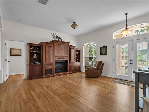 2nd image of 7522 Perennial Rd